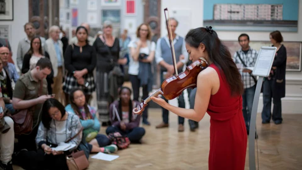 Violinist at Royal Academy Exhibition 16x9